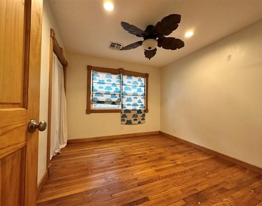 2833 Kent Drive - Photo Thumbnail 10