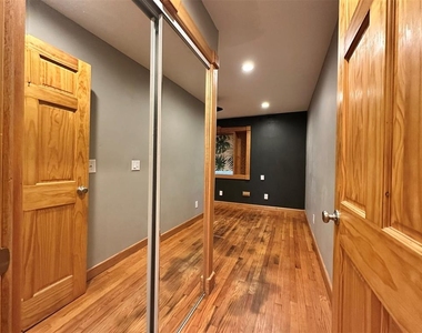 2833 Kent Drive - Photo Thumbnail 11