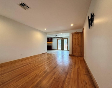 2833 Kent Drive - Photo Thumbnail 1