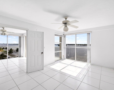 3901 S Flagler Drive - Photo Thumbnail 8