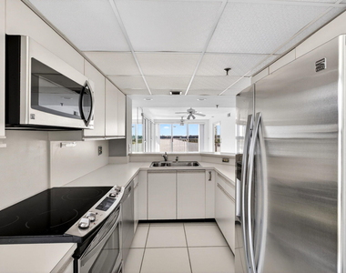 3901 S Flagler Drive - Photo Thumbnail 1