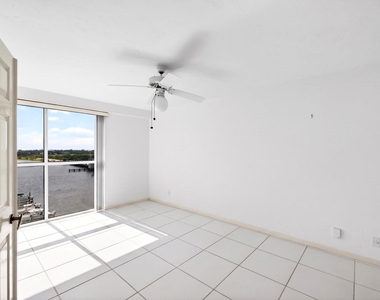 3901 S Flagler Drive - Photo Thumbnail 7