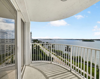 3901 S Flagler Drive - Photo Thumbnail 11