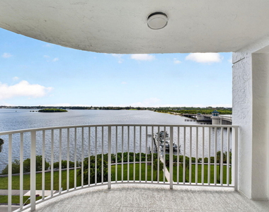 3901 S Flagler Drive - Photo Thumbnail 10