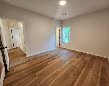 102 Walnut Street - Photo Thumbnail 11