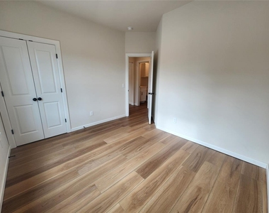 102 Walnut Street - Photo Thumbnail 8