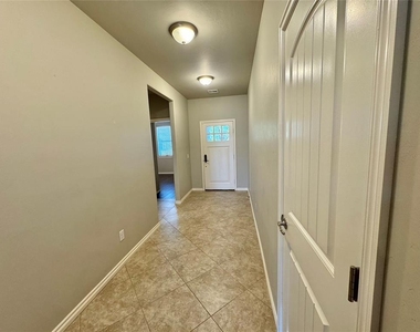 7229 146th Street - Photo Thumbnail 2