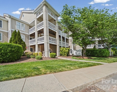 18637 Vineyard Point Lane - Photo Thumbnail 3