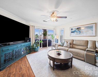 18637 Vineyard Point Lane - Photo Thumbnail 4