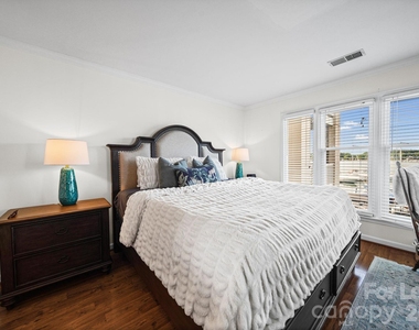 18637 Vineyard Point Lane - Photo Thumbnail 17