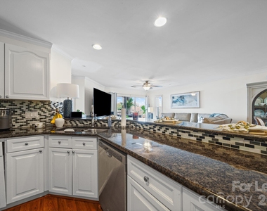 18637 Vineyard Point Lane - Photo Thumbnail 11