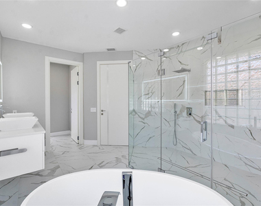 410 Sabal Way - Photo Thumbnail 12