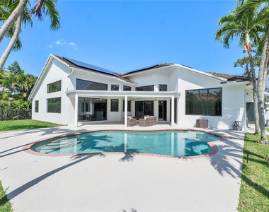 410 Sabal Way - Photo Thumbnail 5
