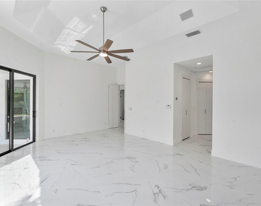 410 Sabal Way - Photo Thumbnail 20
