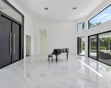 410 Sabal Way - Photo Thumbnail 32