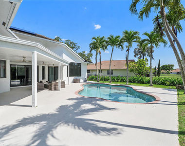 410 Sabal Way - Photo Thumbnail 6