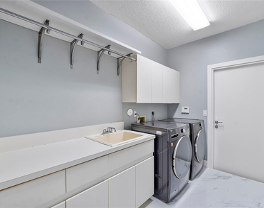 410 Sabal Way - Photo Thumbnail 19