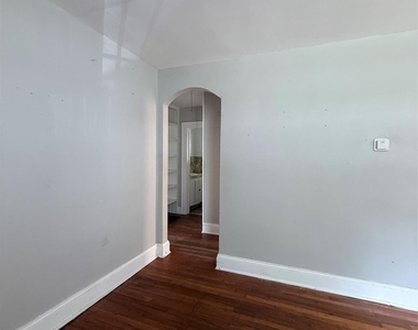 415 W Circle Drive - Photo Thumbnail 5