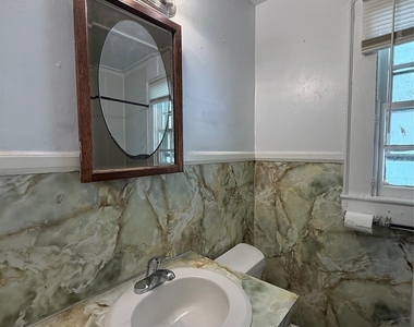 415 W Circle Drive - Photo Thumbnail 8