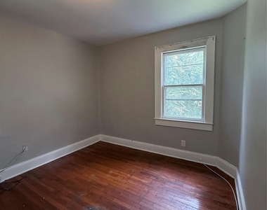 415 W Circle Drive - Photo Thumbnail 9