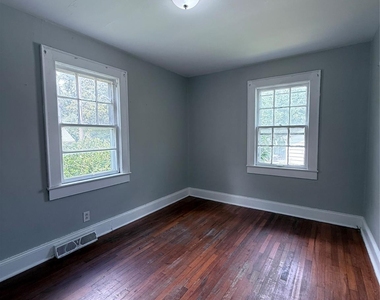 415 W Circle Drive - Photo Thumbnail 7