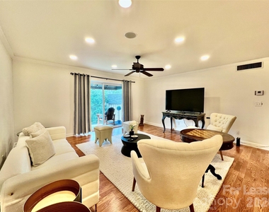 1323 Queens Road - Photo Thumbnail 6