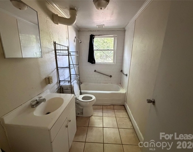 325 Chambers Street - Photo Thumbnail 3