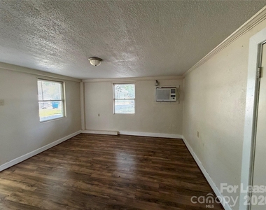 325 Chambers Street - Photo Thumbnail 2