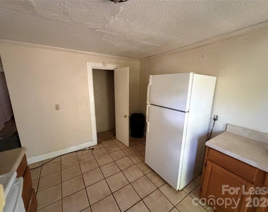 325 Chambers Street - Photo Thumbnail 5