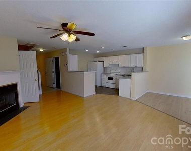 482 Robin Reed Court - Photo Thumbnail 3