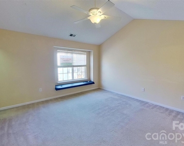 482 Robin Reed Court - Photo Thumbnail 8
