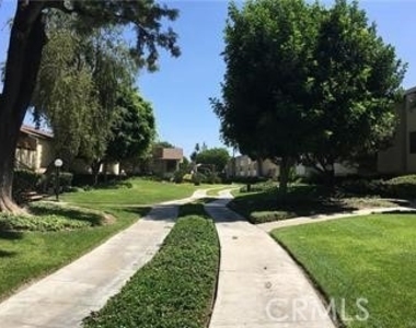278 N Wilshire Avenue - Photo Thumbnail 15