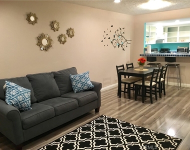 278 N Wilshire Avenue - Photo Thumbnail 1