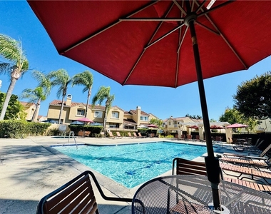 2444 Paseo Circulo - Photo Thumbnail 2