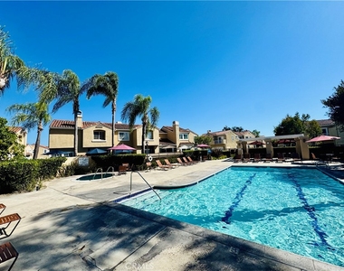 2444 Paseo Circulo - Photo Thumbnail 3