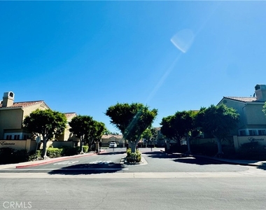 2444 Paseo Circulo - Photo Thumbnail 4