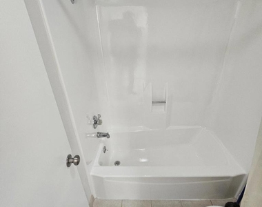 271 N Ventura Road - Photo Thumbnail 4
