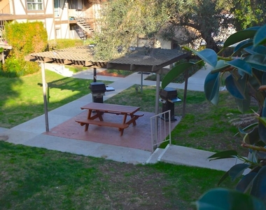 951 Warwick Avenue - Photo Thumbnail 5