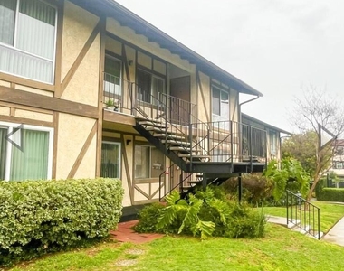 951 Warwick Avenue - Photo Thumbnail 1