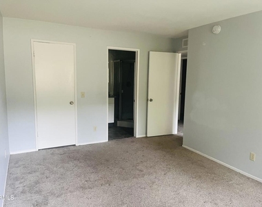 951 Warwick Avenue - Photo Thumbnail 4