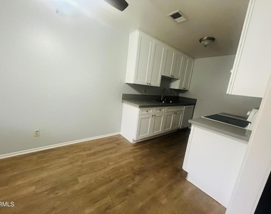 951 Warwick Avenue - Photo Thumbnail 3