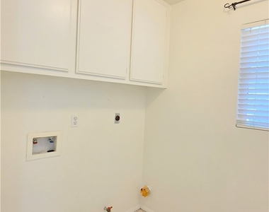 324 Lydia Lane - Photo Thumbnail 14