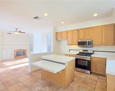324 Lydia Lane - Photo Thumbnail 5