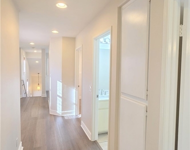 324 Lydia Lane - Photo Thumbnail 13