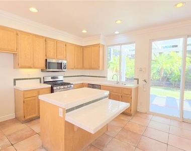 324 Lydia Lane - Photo Thumbnail 4