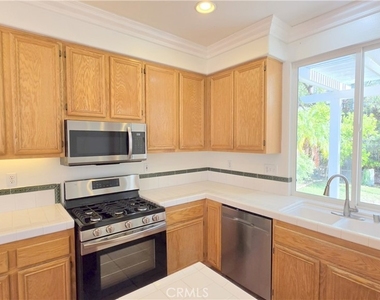 324 Lydia Lane - Photo Thumbnail 6