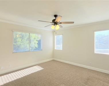 324 Lydia Lane - Photo Thumbnail 9
