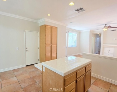 324 Lydia Lane - Photo Thumbnail 7