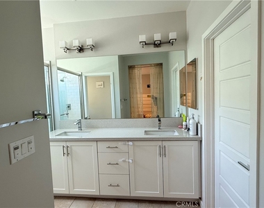 713 Manhattan Drive - Photo Thumbnail 6