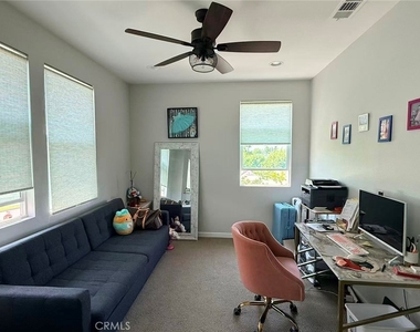 713 Manhattan Drive - Photo Thumbnail 4